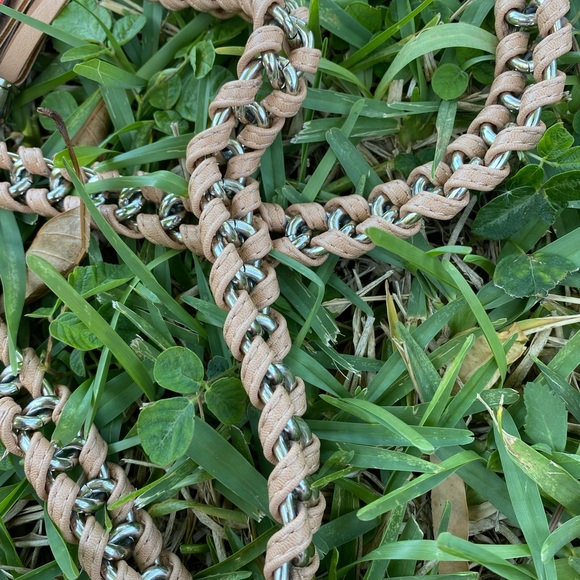 Peach medium sized purse. - Picture 3 of 4